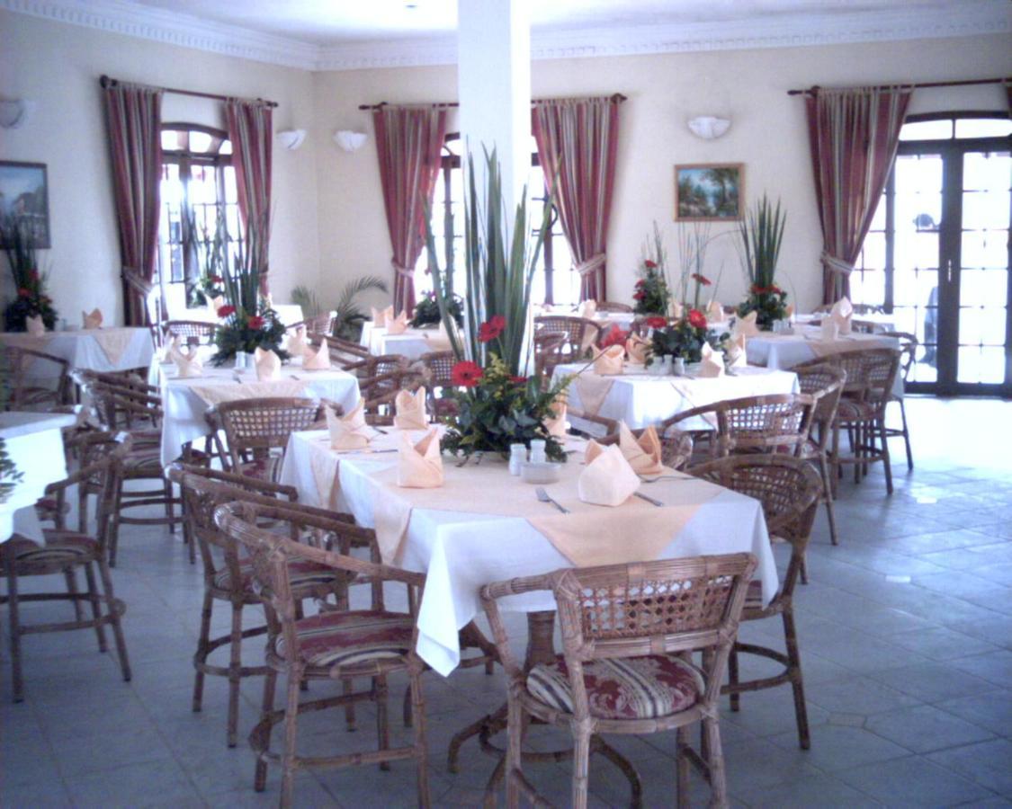 Hotel Velha Corte São José dos Pinhais Buitenkant foto