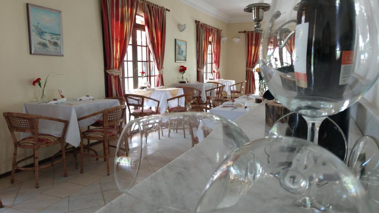 Hotel Velha Corte São José dos Pinhais Buitenkant foto