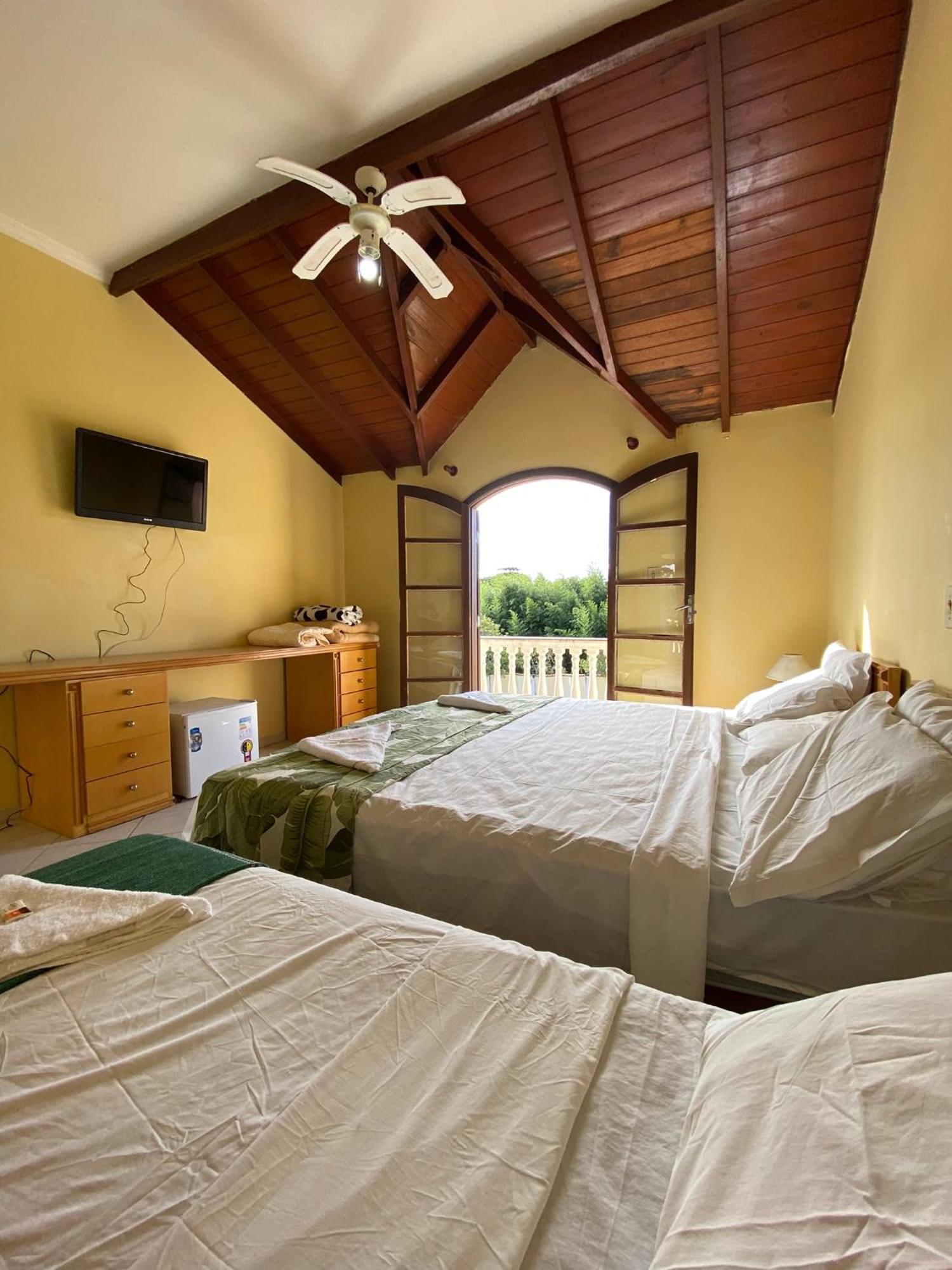 Hotel Velha Corte São José dos Pinhais Buitenkant foto