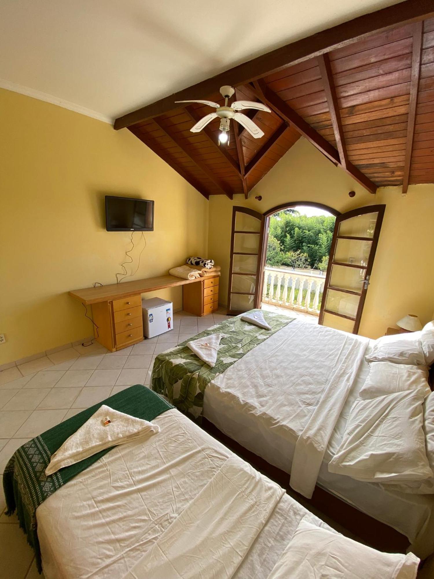 Hotel Velha Corte São José dos Pinhais Buitenkant foto